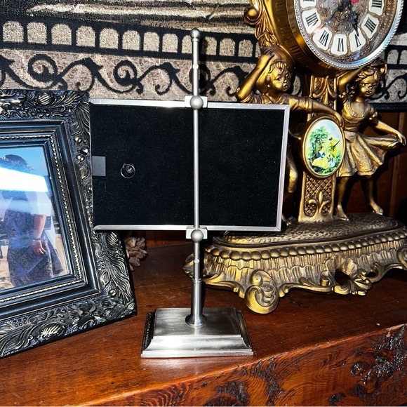 Industrial frame style silver metal frame screws hold 6x4” picture Unique look - Picture 2 of 5